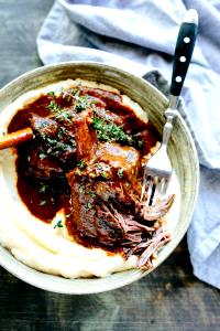 1 meal (420 g) Beef Short Ribs, Bordelaise Sauce, Celery Puree, Green Bean Blend