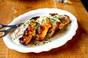 1 meal (539 g) Chicken & Compote