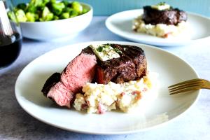 1 meal Oak-Grilled Filet Mignon