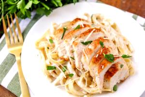1 meal White Chicken Alfredo