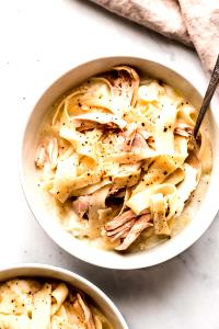 1 meal White Chicken and Gravy over Noodles