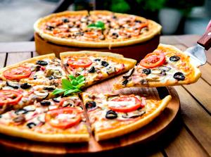 1 Medium (13" Dia) Thin Crust Pizza with Meat and Vegetables