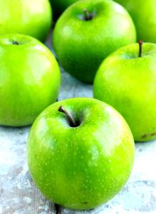 1 Medium (2-3/4" Dia) Granny Smith Apples