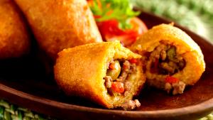 1 Medium (4" X 2-1/2" X 1/2") Puerto Rican Style Stuffed Tannier Fritters (Alcapurrias)