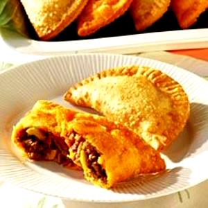 1 Medium/entree Empanada Mexican Turnover (Filled with Meat and Vegetables)