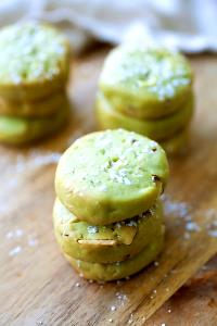 1 Medium Japanese Tea Cookie