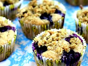 1 Medium Multigrain Muffin with Fruit