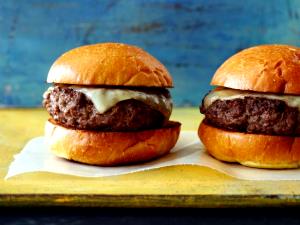 1 Medium Patty (4 Oz, Raw, 4 Patties Per Lb) (yield After Cooking) Breaded Veal Patty