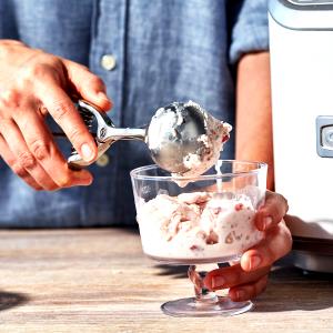 1 Medium Scoop/dip No Sugar Added Light Ice Cream