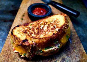 1 melt (356 g) Tuna Melt