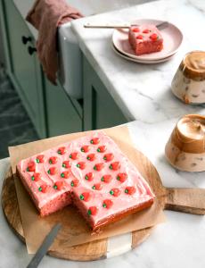 1 mini cake (81 g) Strawberry Rhubarb Mini Cake