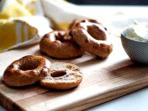 1 Miniature Toasted Wheat Bagel with Raisins