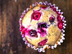 1 muffin (122 g) Fruit Explosion Muffin