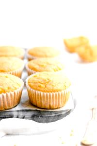 1 Muffin (2-3/4" Dia X 2") Corn Muffins (with Low Fat 2% Milk)