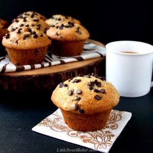 1 muffin (2.5 oz) Chocolate Chip Muffins