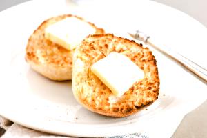 1 Muffin English Muffin W/Butter