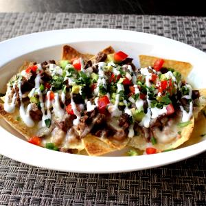 1 nacho (782 g) Charbroiled Steak Nachos