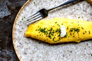 1 omelet (57 g) Omelet Rolls