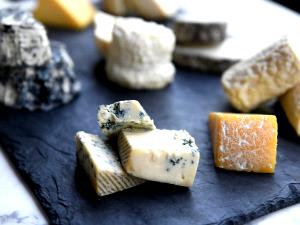 1 oz (28 g) Blue Brie