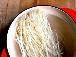 1 Oz. (28.3 G) Rice Noodles, dry