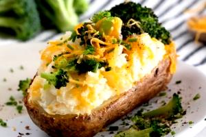 1 Oz Baked Potato Stuffed with Broccoli and Cheese (Peel Eaten)
