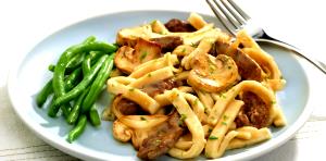 1 Oz Beef and Noodles with Gravy (Mixture)