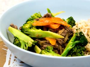 1 Oz Beef and Vegetables (Including Carrots, Broccoli and/or Dark-Green Leafy, Mixture)