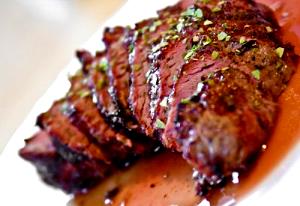 1 Oz Beef Top Round (Lean Only, Trimmed to 1/8" Fat, Choice Grade, Cooked, Broiled)