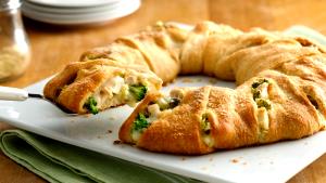 1 Oz Chicken, Broccoli and Cheese Sauce Croissant Sandwich