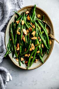 1 Oz Cooked Green String Beans with Almonds (Fat Not Added in Cooking)