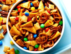 1 Oz Corn Salty Snack Mixture with Pretzels