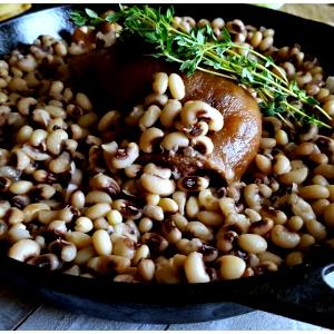1 Oz Cowpeas, Field Peas or Blackeye Peas (Fat Added in Cooking)