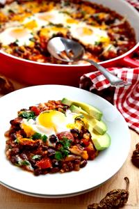 1 Oz Egg Omelet or Scrambled Egg with Chili, Cheese, Tomatoes and Beans
