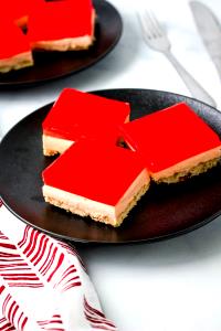 1 Oz Gelatin Dessert with Cream Cheese