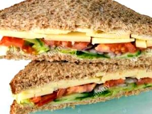 1 Oz Ham and Cheese Sandwich with Lettuce and Spread