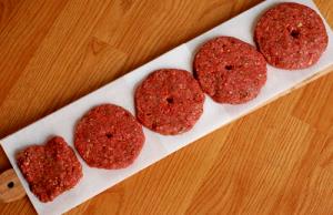 1 Oz Hamburger with 1/4 Lb Meat on Bun