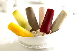 1 Oz Ice Pop Filled with Ice Cream