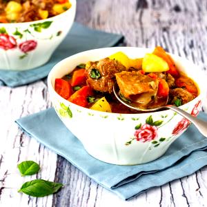1 Oz Lamb or Mutton Stew with Potatoes and Vegetables in Gravy (Including Carrots, Broccoli, and/or Dark-Green Leafy)