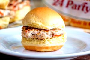 1 Oz Miniature Chicken Patty Sandwich with Spread