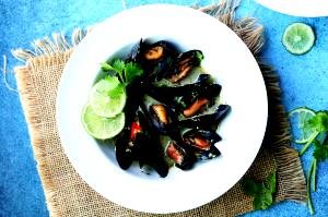 1 Oz Of Steamed or Poached Mussels