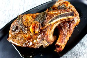 1 Oz Pork Chops or Roasts (Center Loin, Bone-In)