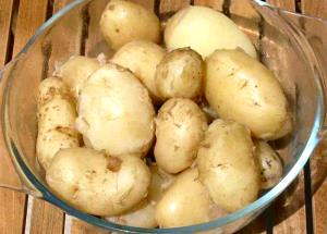 1 Oz Potatoes (Flesh Without Skin, with Salt, Boiled)