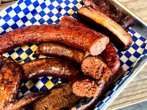 1 Oz Raw (yield After Cooking) Smoked Pork Sausage