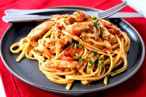 1 Oz Spaghetti with Tomato Sauce and Chicken or Turkey