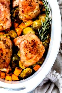 1 Oz, With Bone (yield After Bone Removed) Stewed Chicken Thigh (Skin Eaten)
