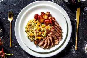 1 pack (206 g) Mandarin 5 Spice Roast Beef Wrap