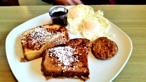 1 package (126 g) French Toast with Turkey Sausage