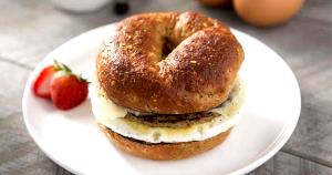 1 package (170 g) Bagel Sandwich with Egg, Turkey Sausage & Cheddar