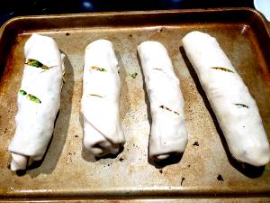 1 package (170 g) Chicken Broccoli Cheddar Stromboli