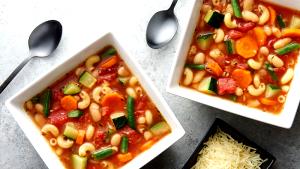 1 package (210 g) Tomato + Zucchini Minestrone (210g)